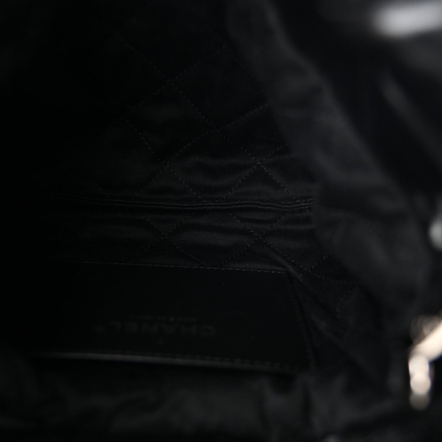 Shiny Calfskin Quilted Mini Chanel 22 So Black
