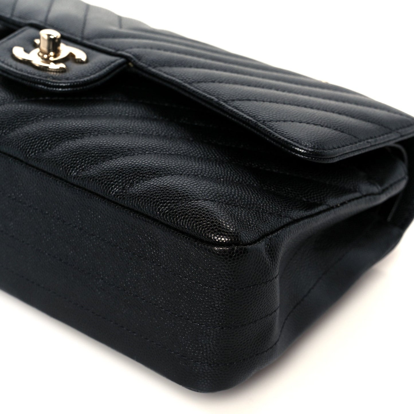 Caviar Chevron Quilted Medium Double Flap Black