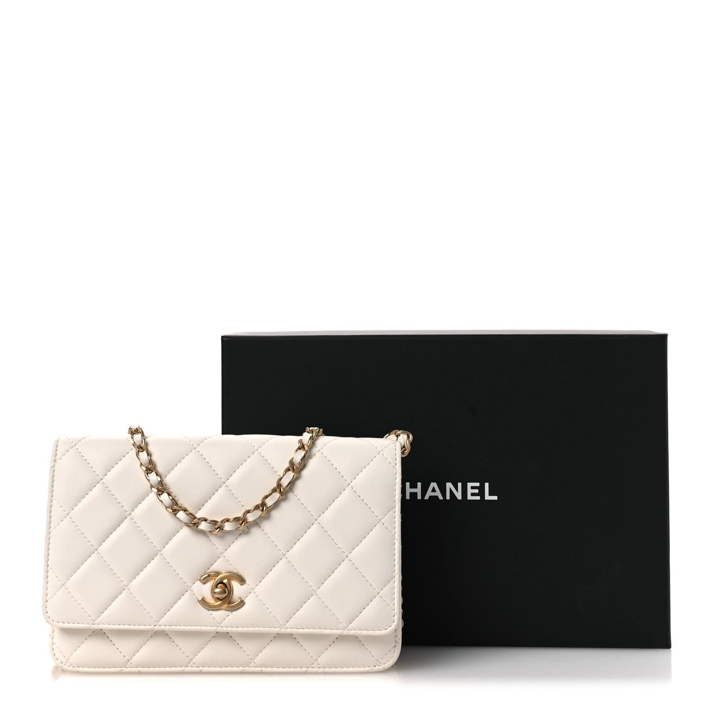Lambskin Quilted CC Pearl Crush Wallet on Chain WOC White