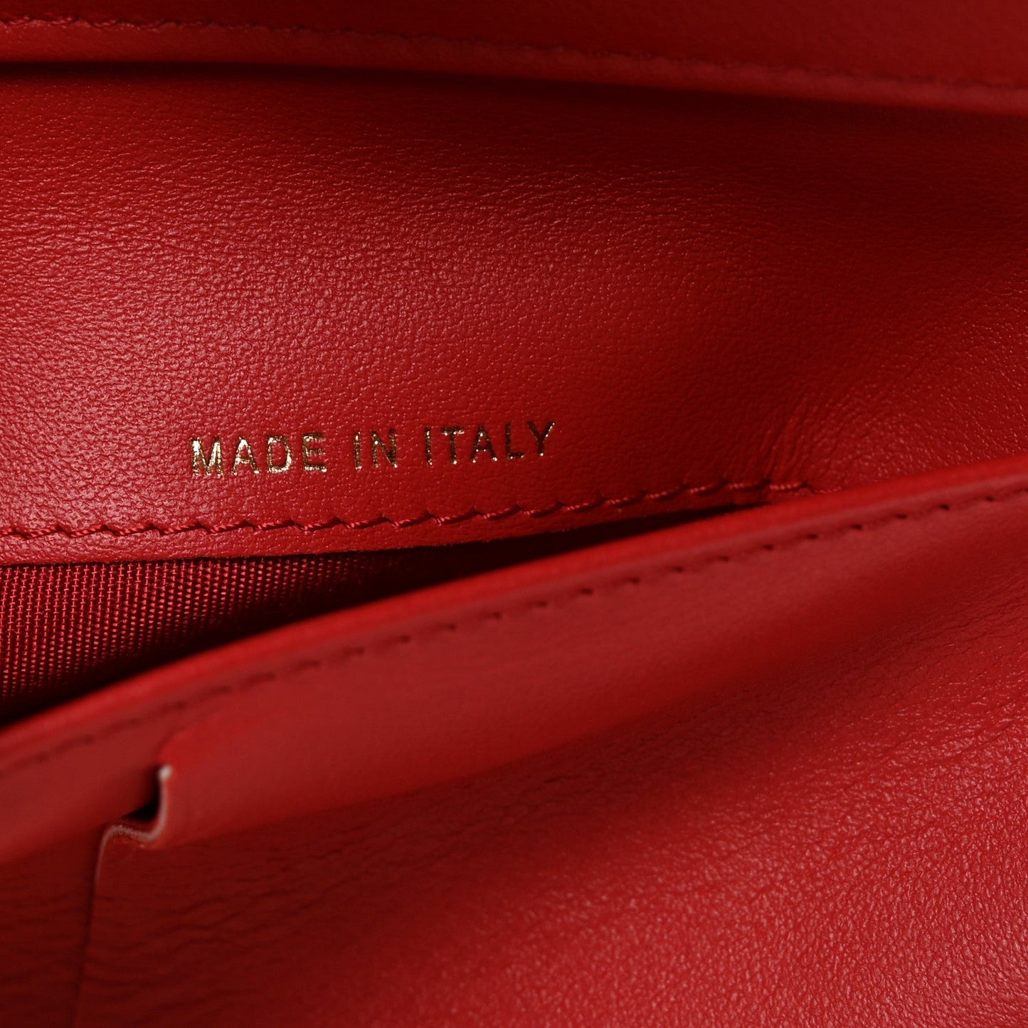 Caviar Quilted Medium Boy Flap Wallet Red