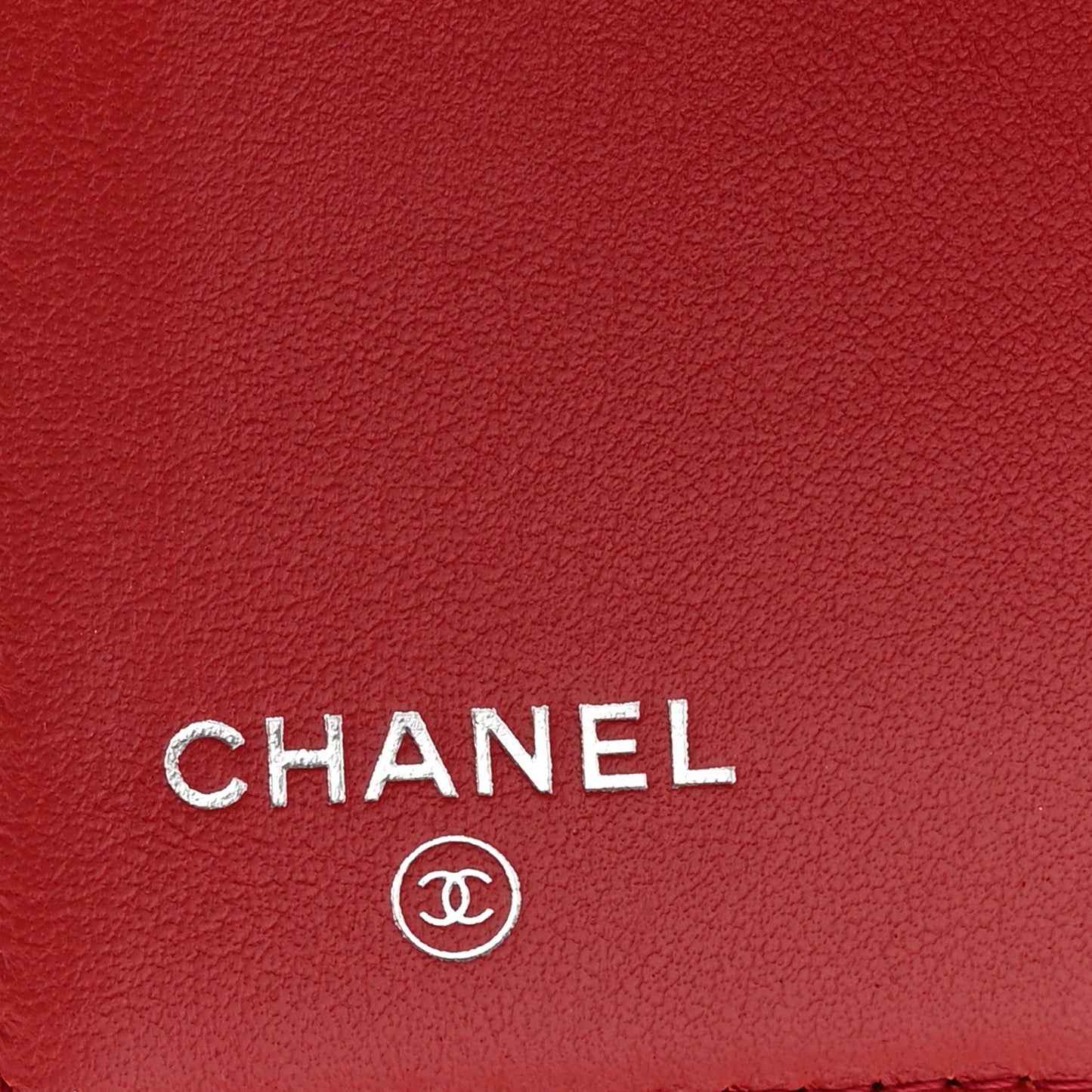 Caviar Quilted Medium Boy Flap Wallet Red