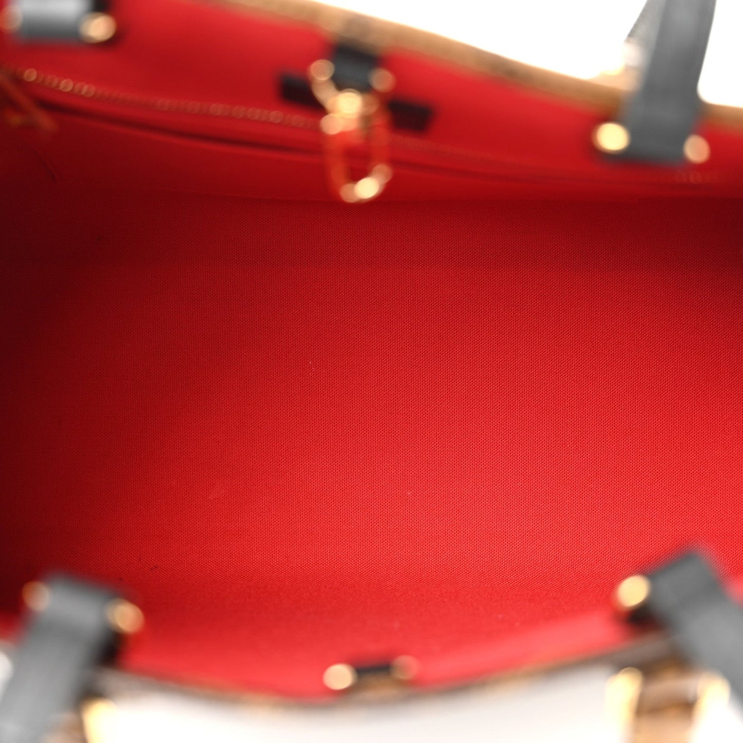 Reverse Monogram Giant Onthego MM
