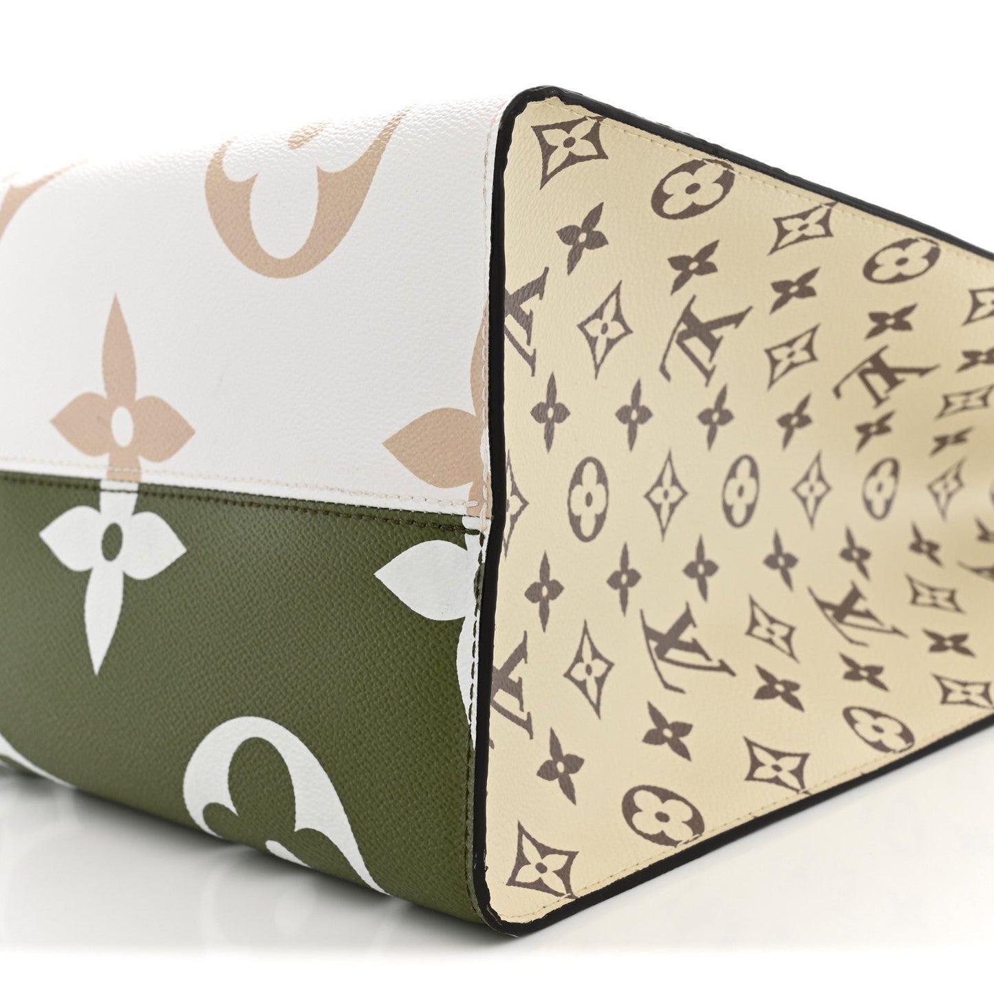 Monogram Giant Onthego GM Kaki Beige