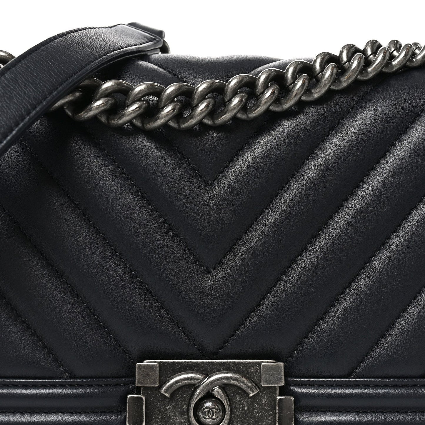 Lambskin Chevron Quilted Medium Boy Flap Black