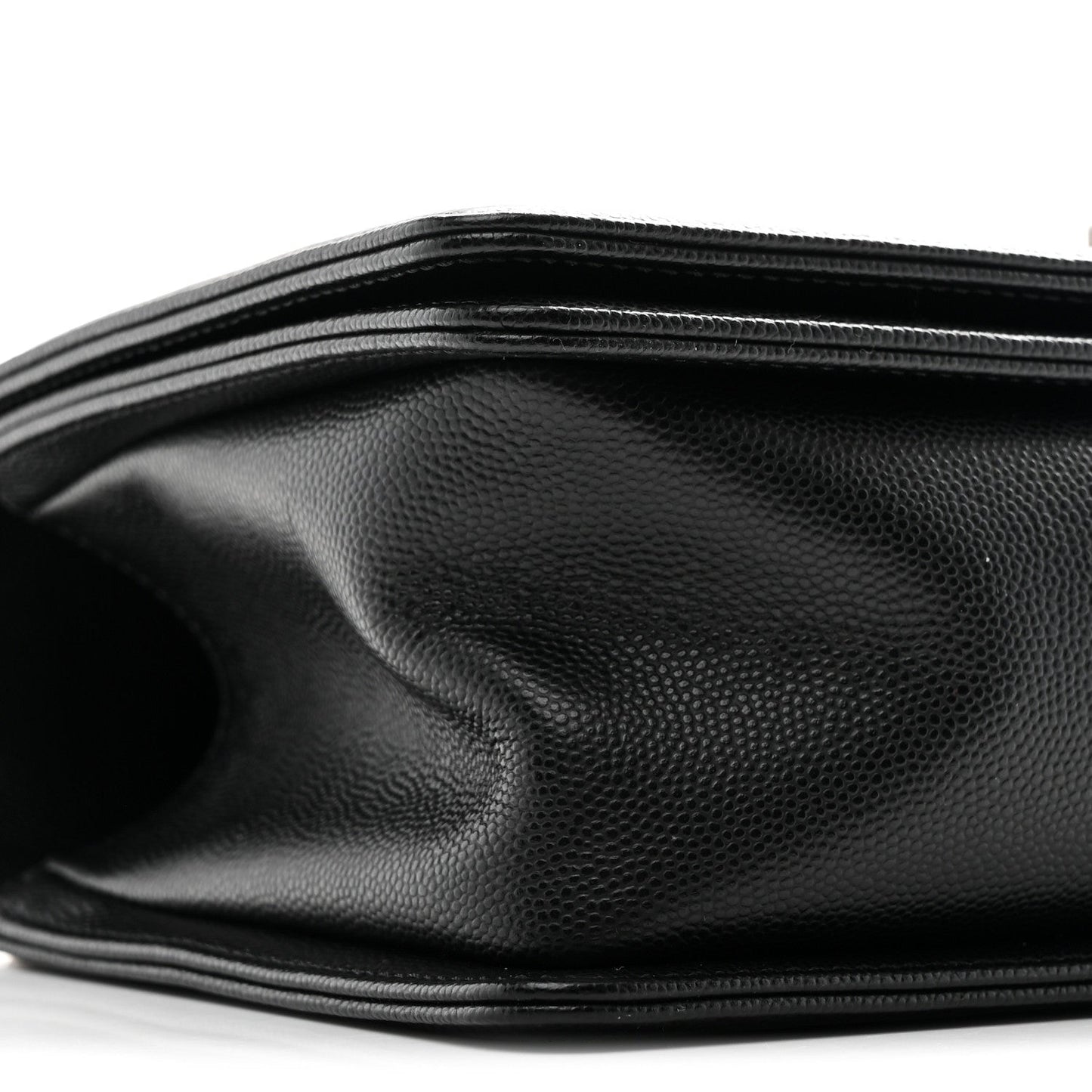 Caviar Quilted Medium Boy Flap Black