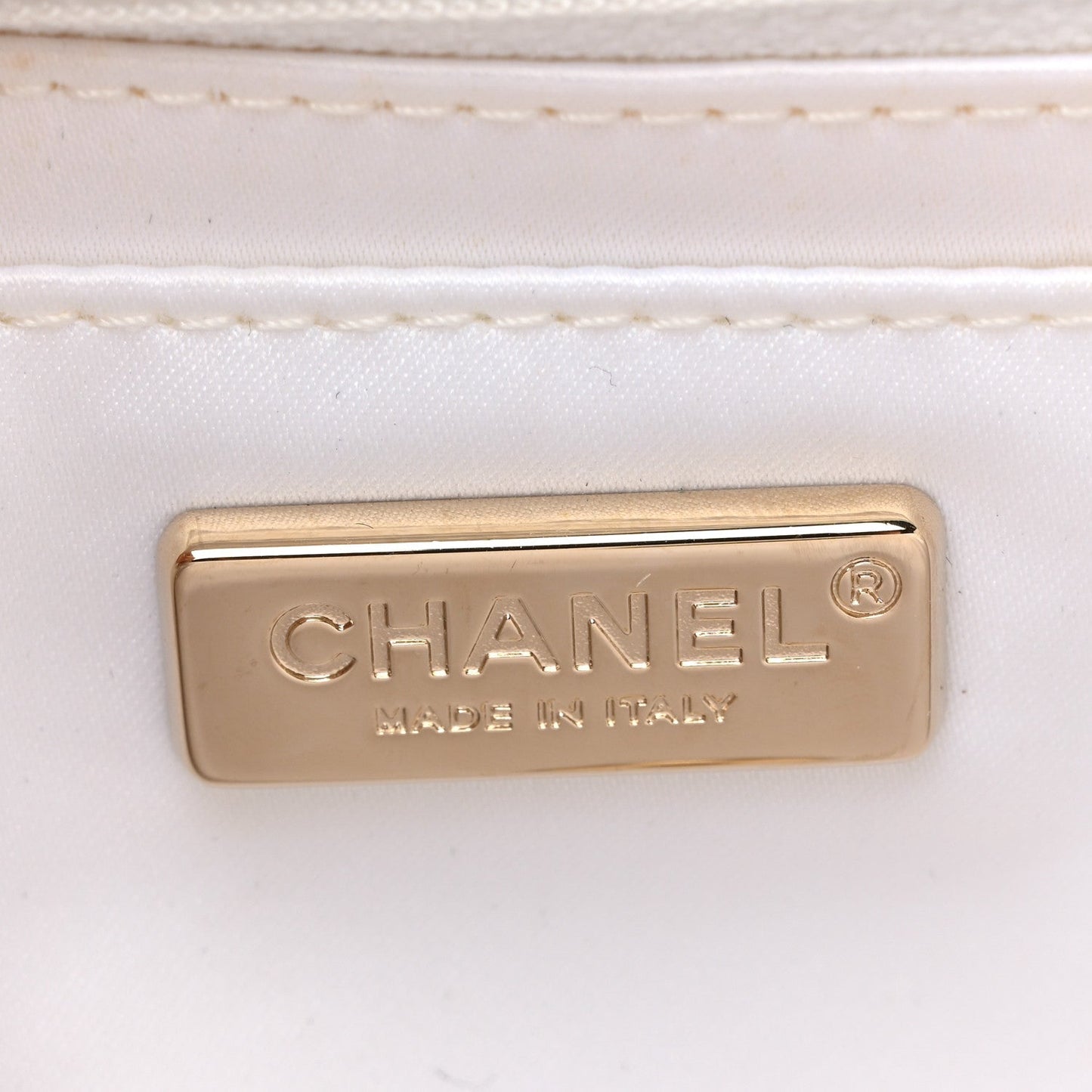 Sequin Logo Medium Flap White Black