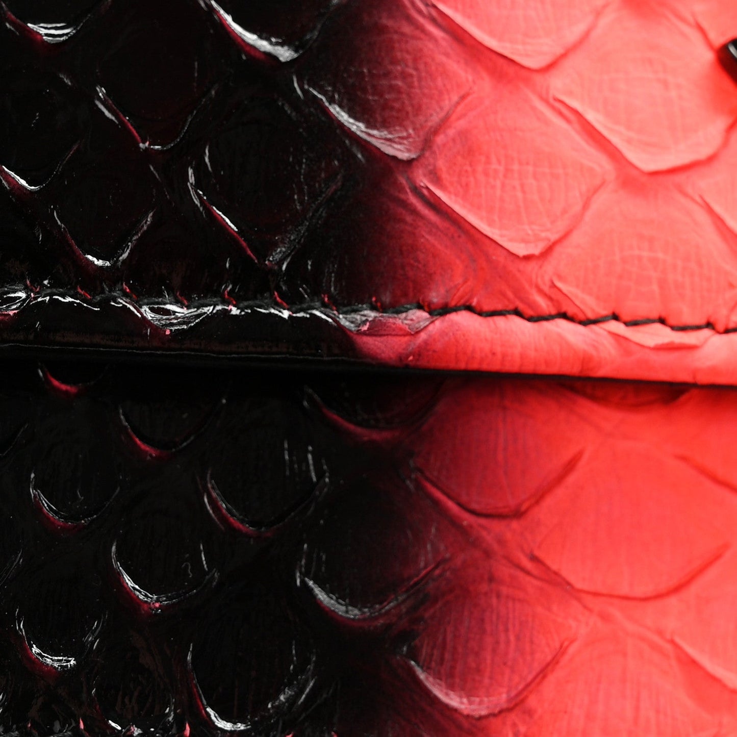 Snakeskin Wallet On Chain WOC Black Red
