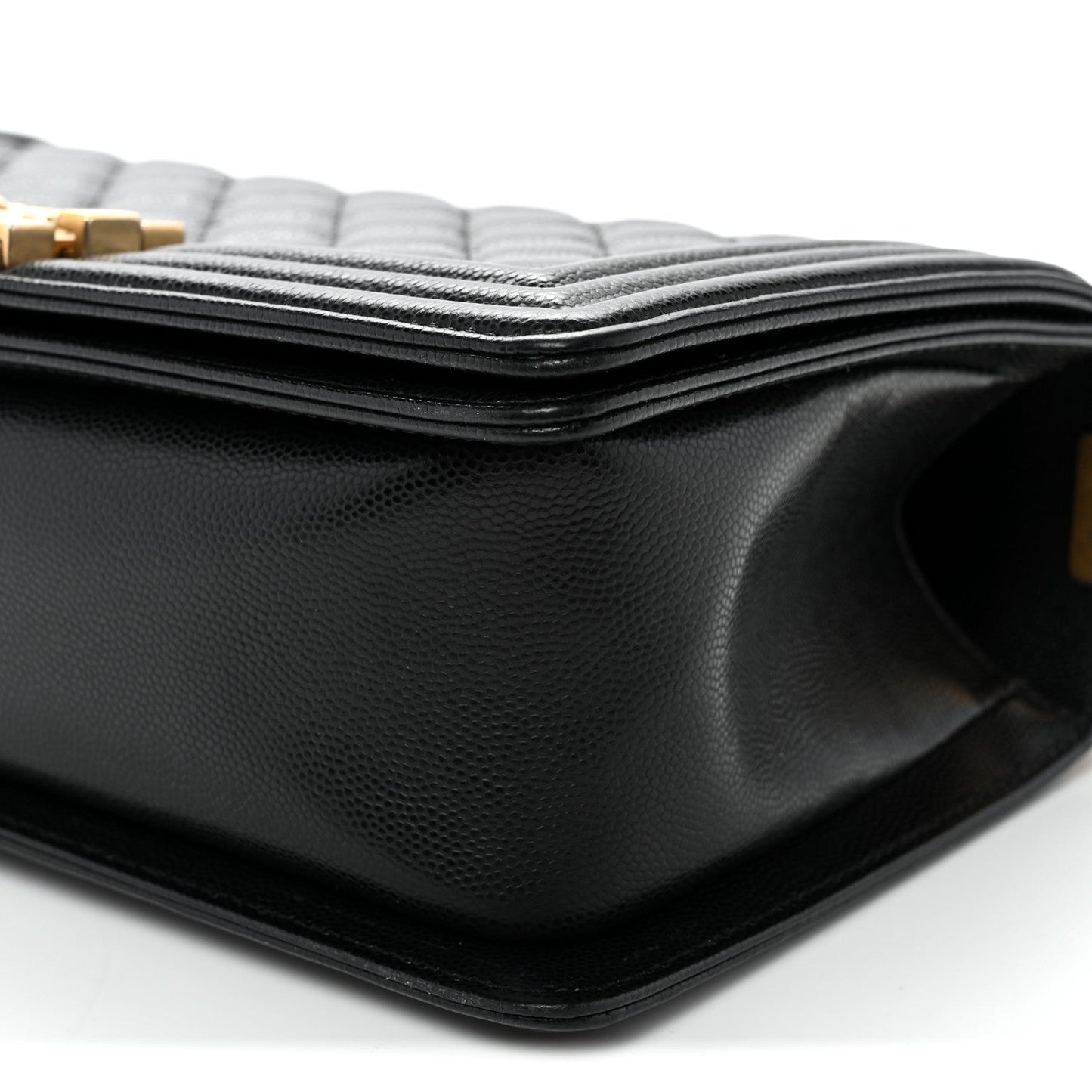 Caviar Quilted Medium Boy Flap Black