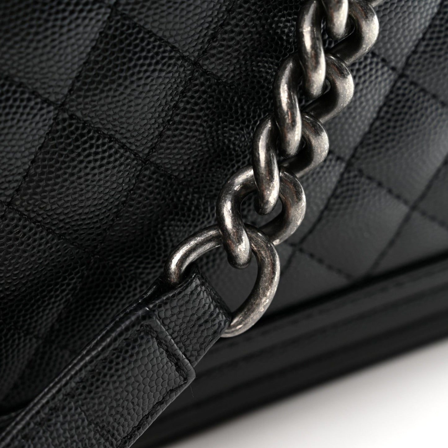 Caviar Quilted New Medium Boy Flap Black