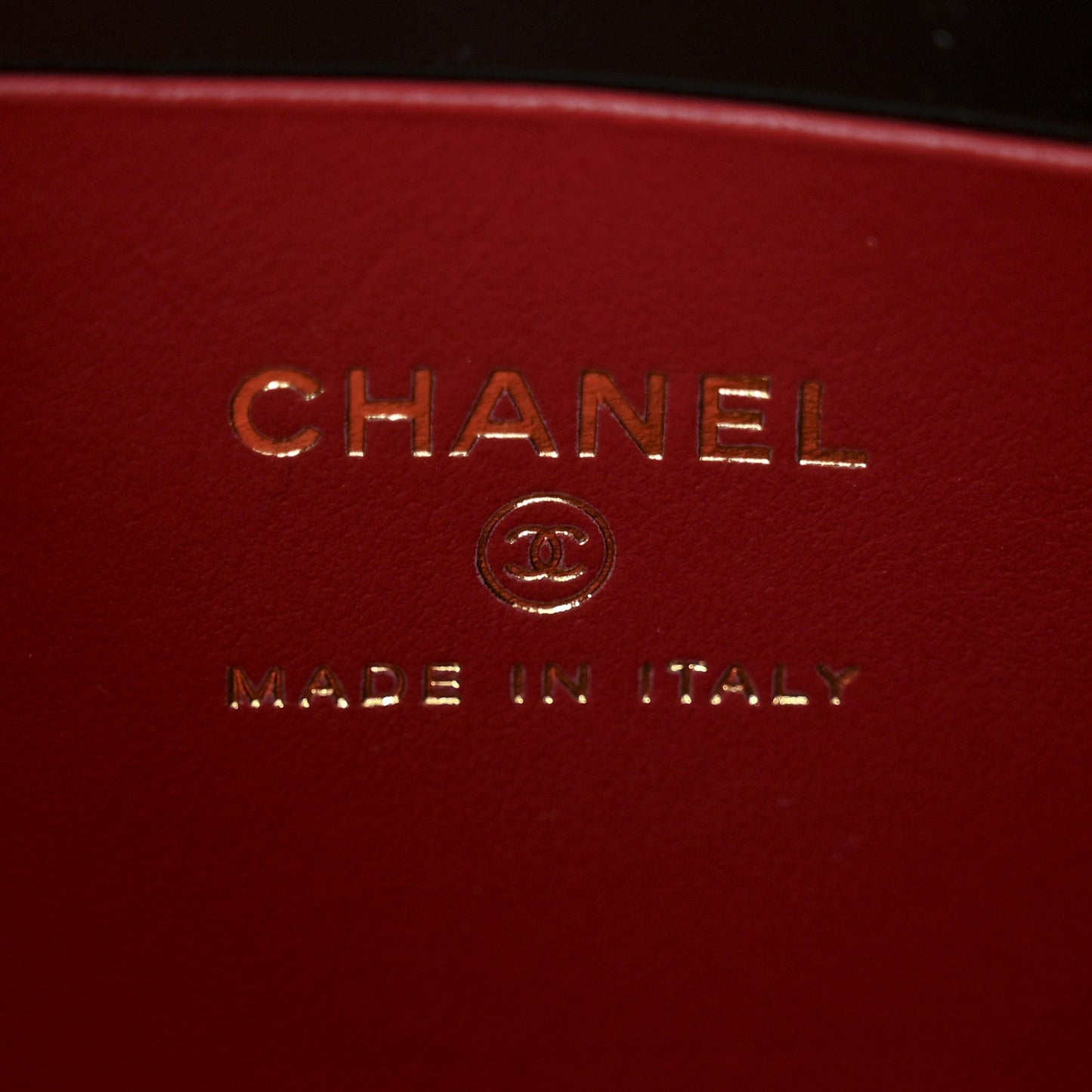 Shiny Lambskin Quilted Trendy Chain Around Hobo Red