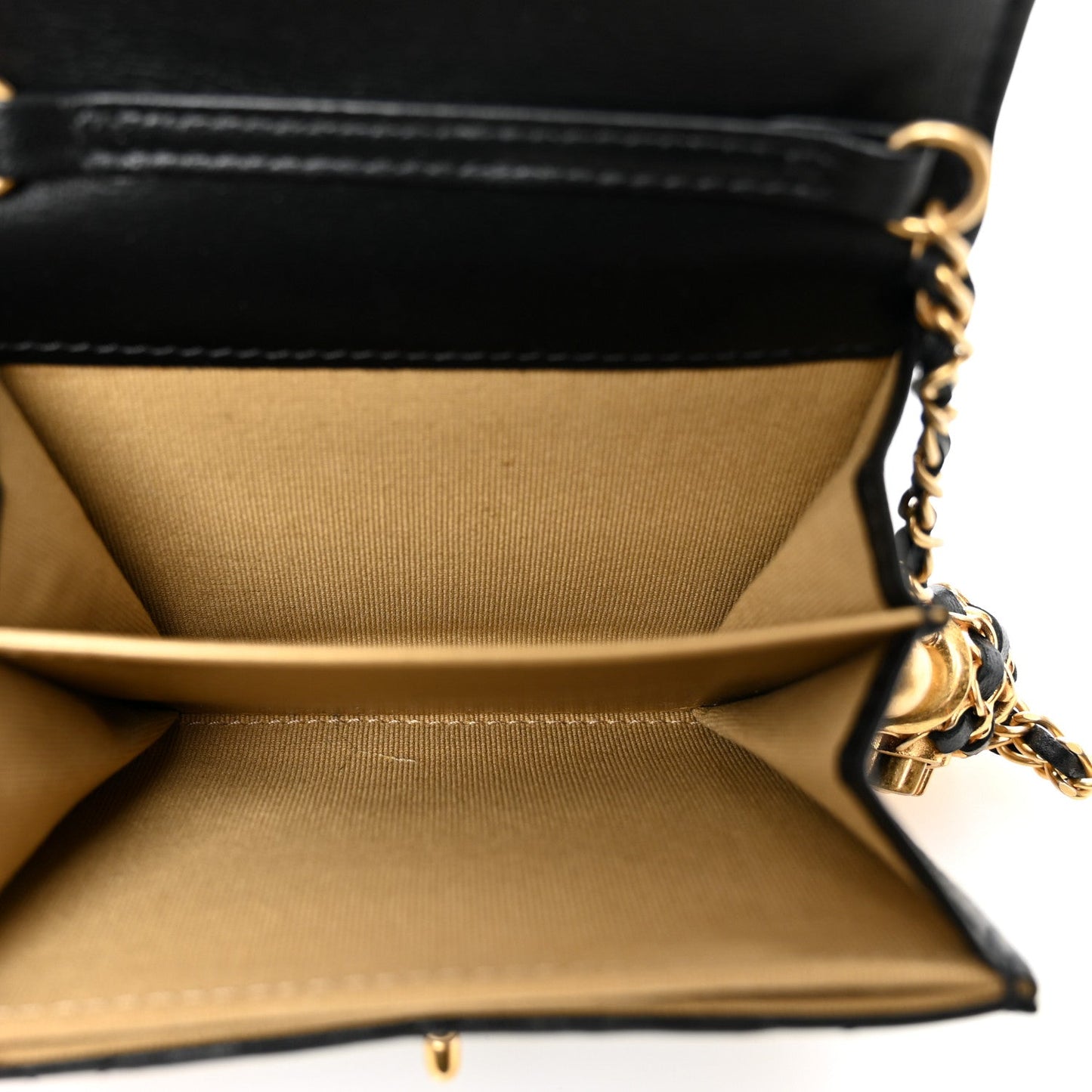 Lambskin Quilted Pearl Crush Card Holder With Chain Black