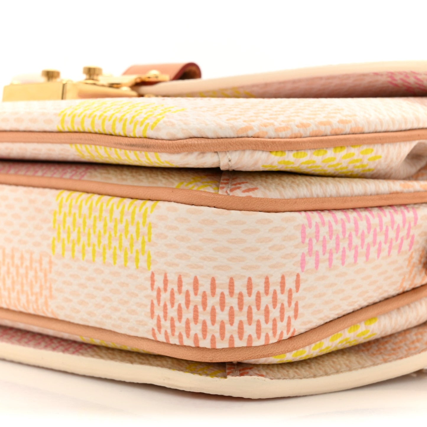 Damier Giant Pochette Metis East West Peach