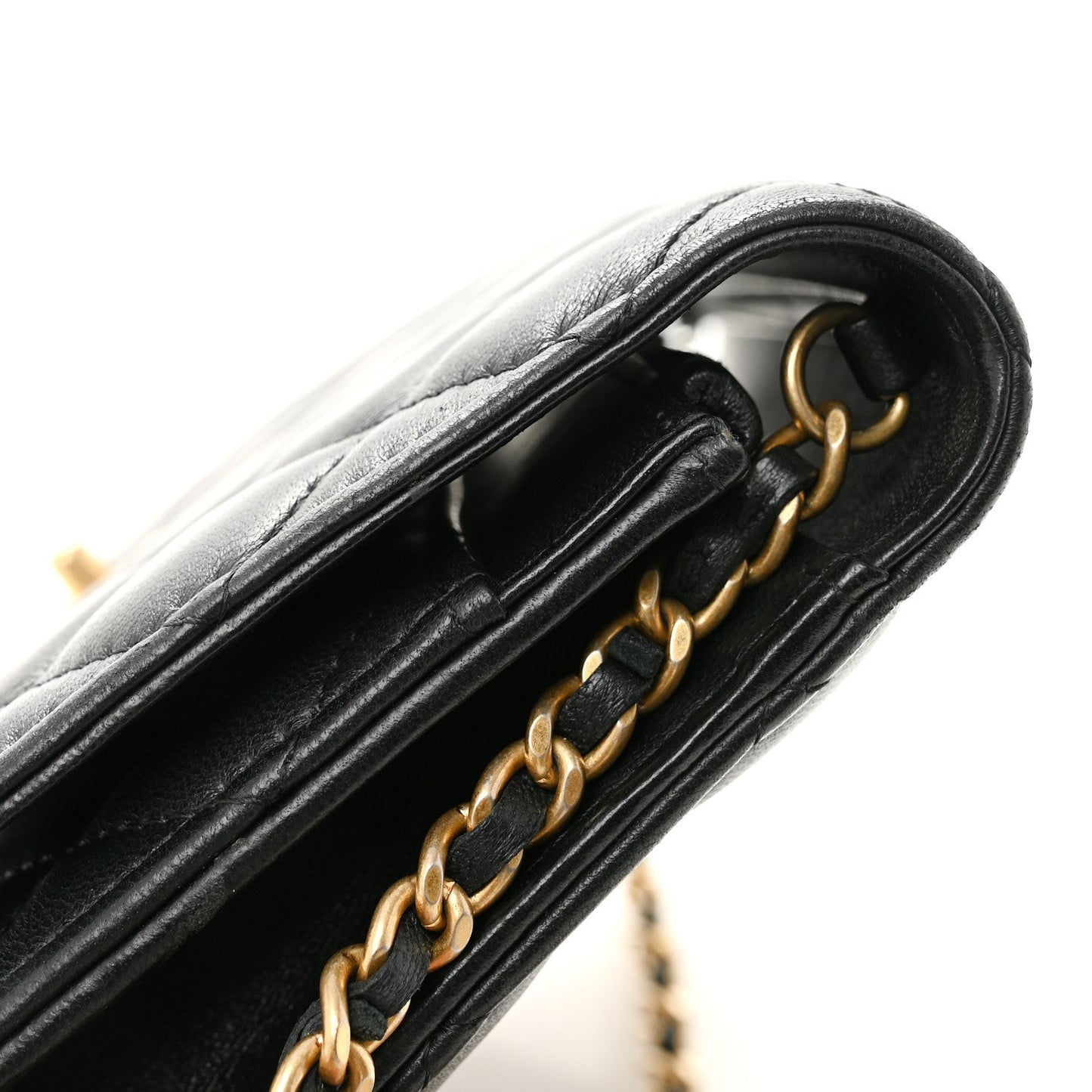 Lambskin Quilted CC Pearl Crush Wallet on Chain WOC Black