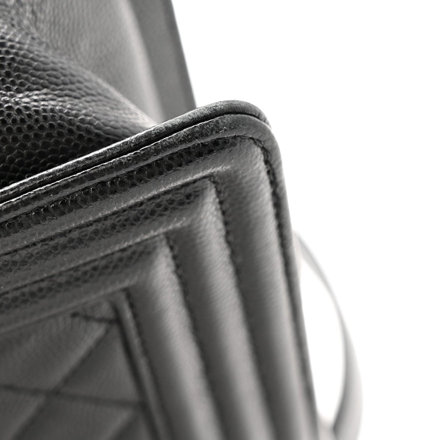 Caviar Quilted Medium Boy Flap Black
