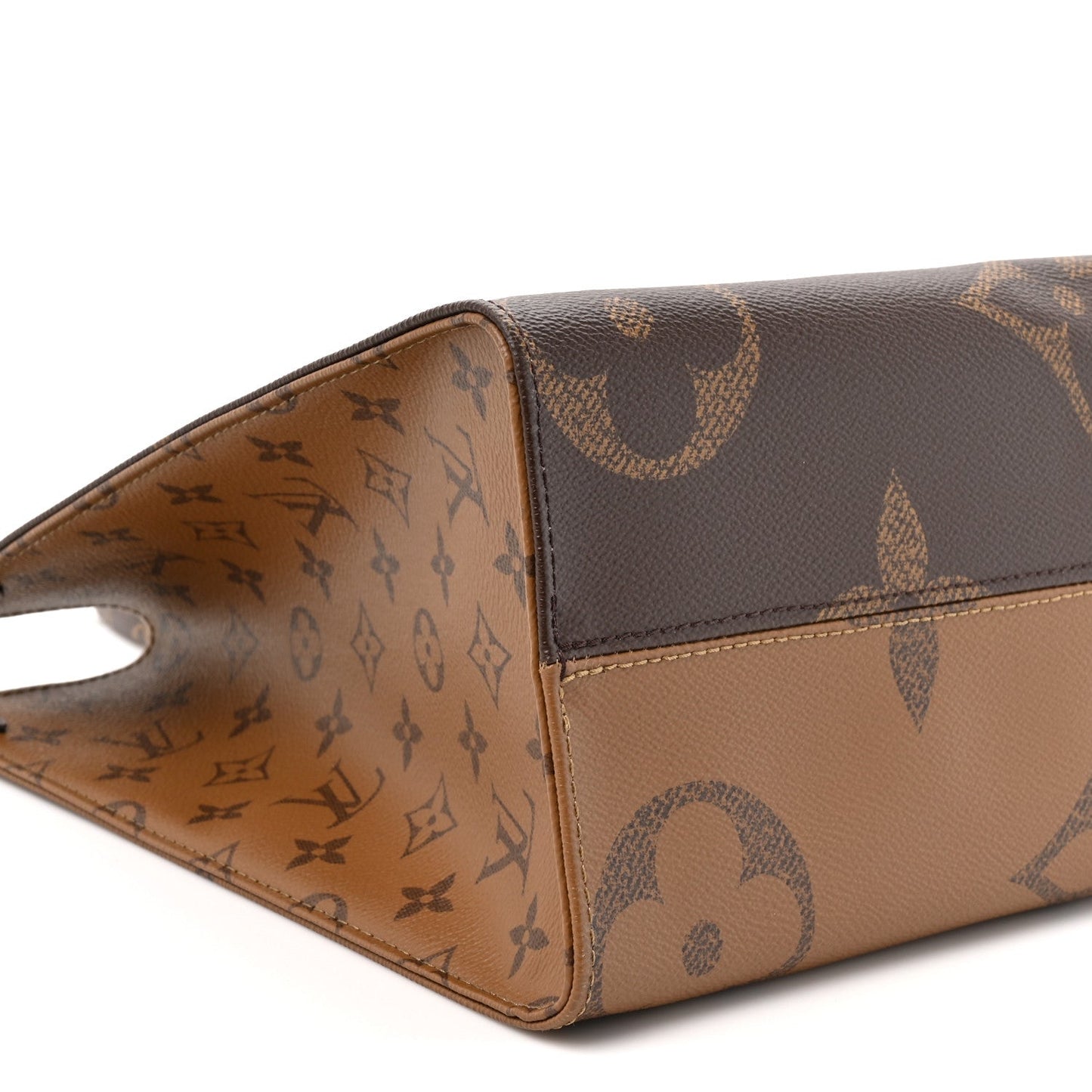 Reverse Monogram Giant Onthego MM
