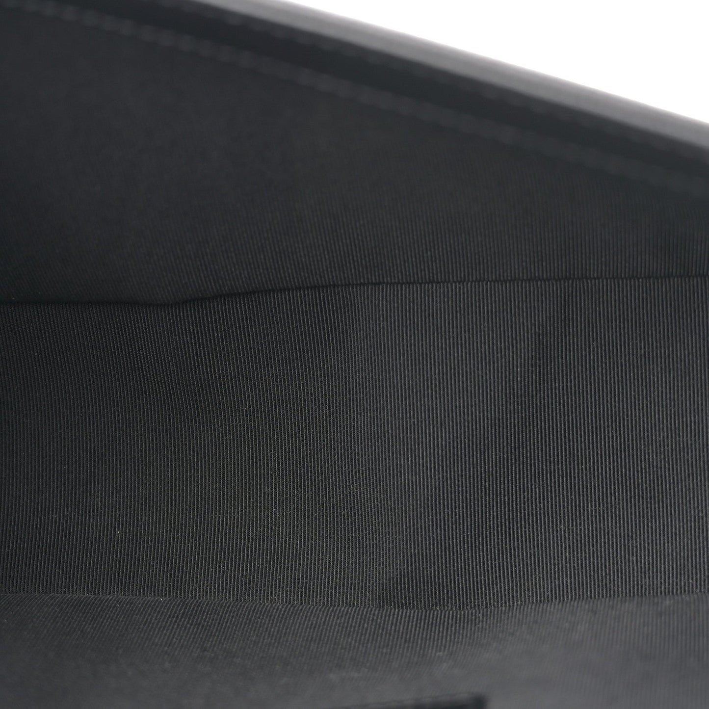 Caviar Quilted Medium Boy Flap Black