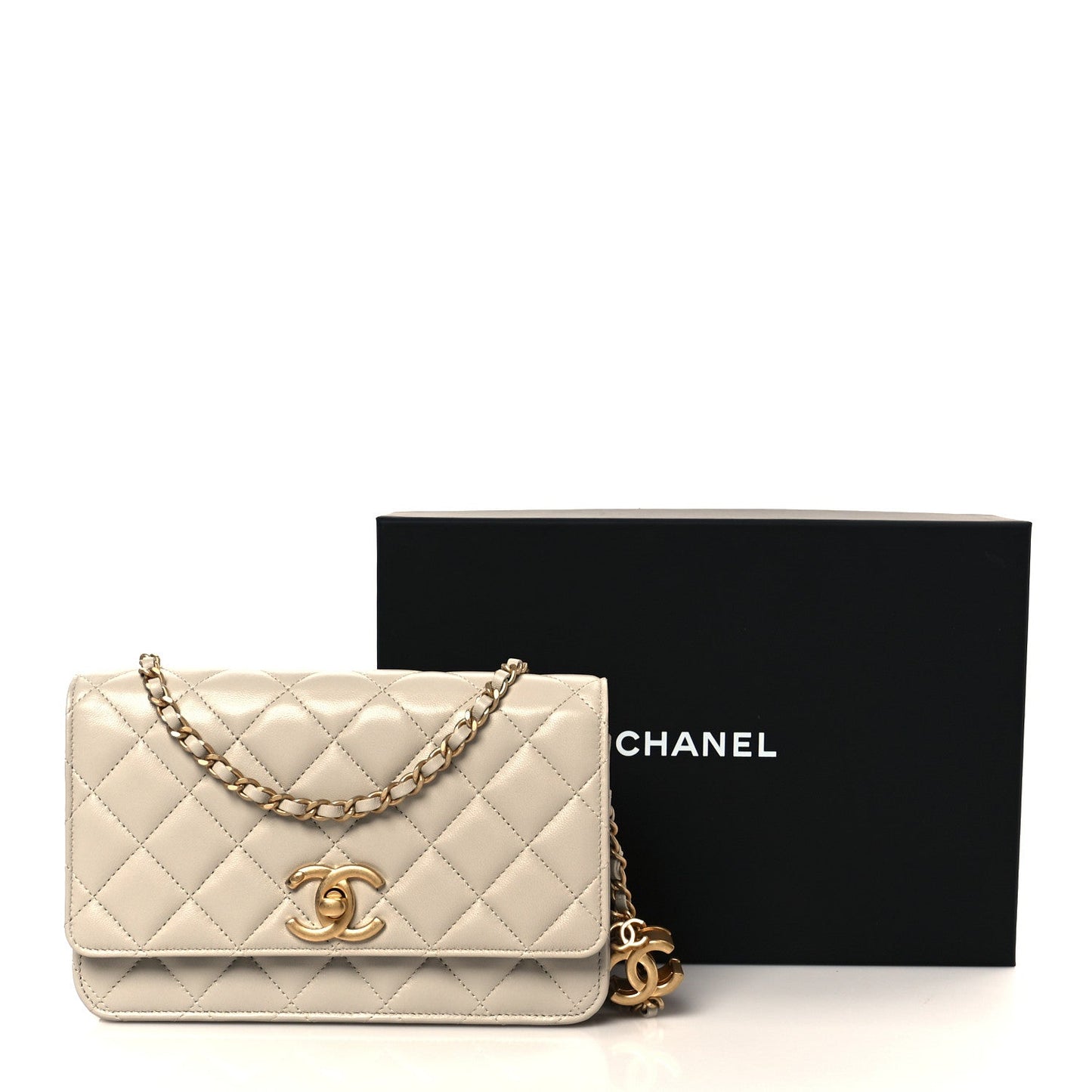 Lambskin Quilted CC Wallet on Chain WOC Light Beige
