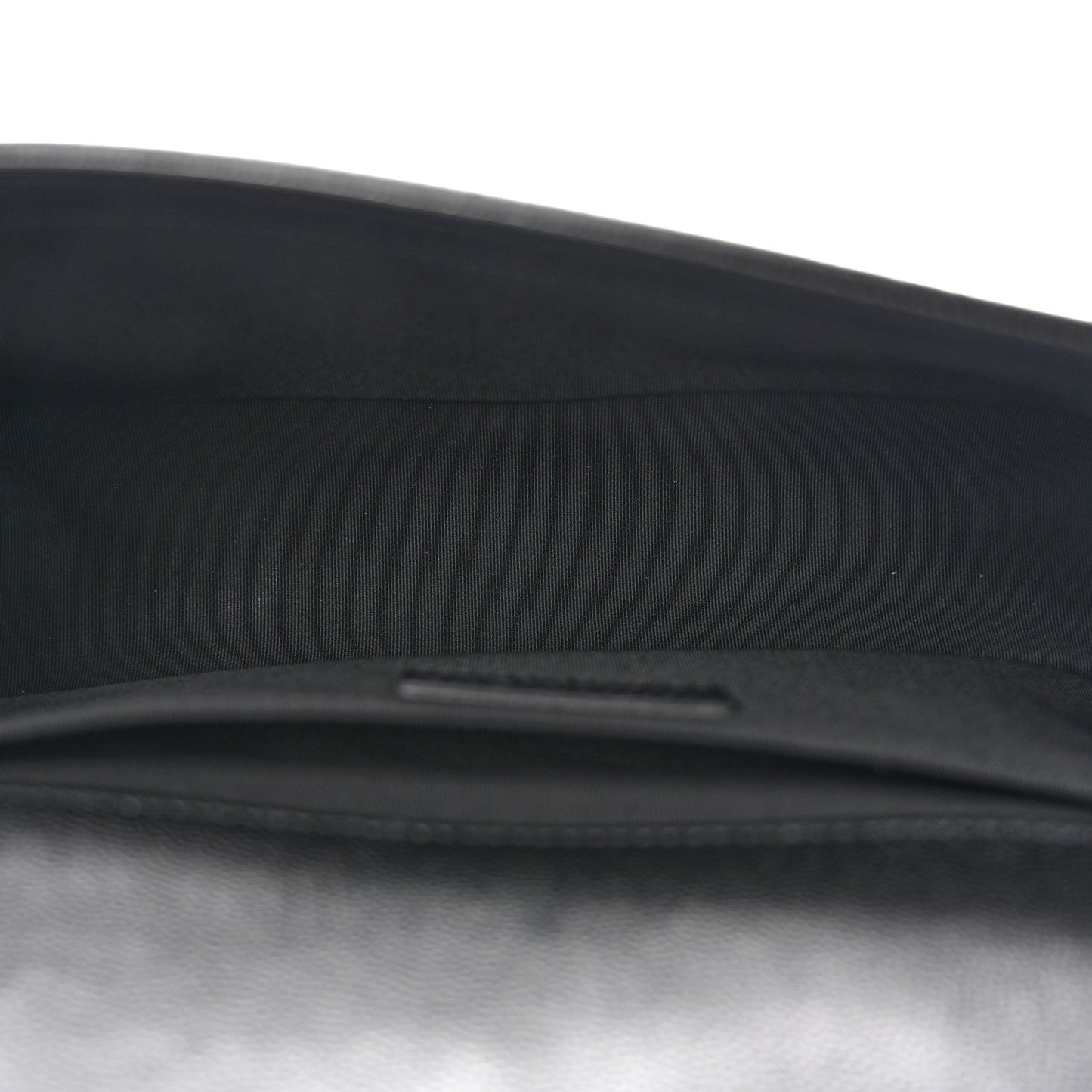 Caviar Quilted Medium Boy Flap Black